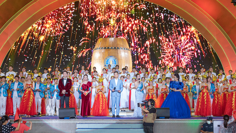 第31屆青島國際啤酒節(jié)在金沙灘啤酒城盛大開幕(圖8) 第31屆青島國際啤酒節(jié)在金沙灘啤酒城盛大開幕(圖8)