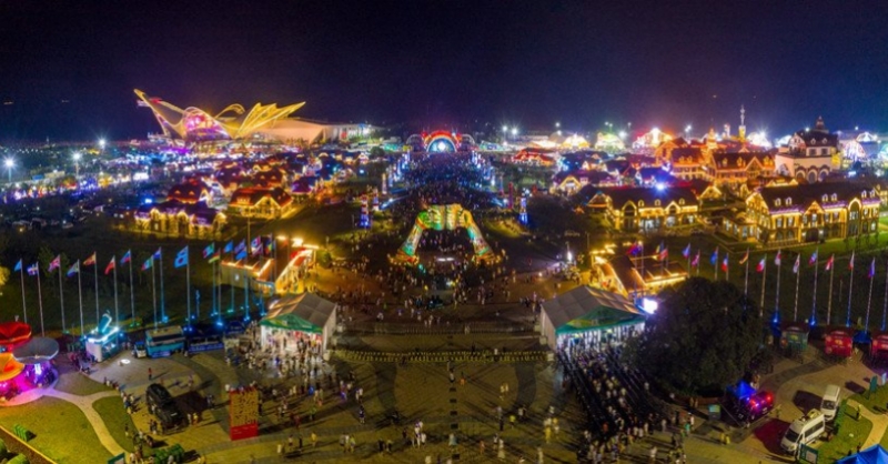 啤酒節(jié)開幕一周接待游客203.6萬(wàn)人次，消費(fèi)啤酒859噸